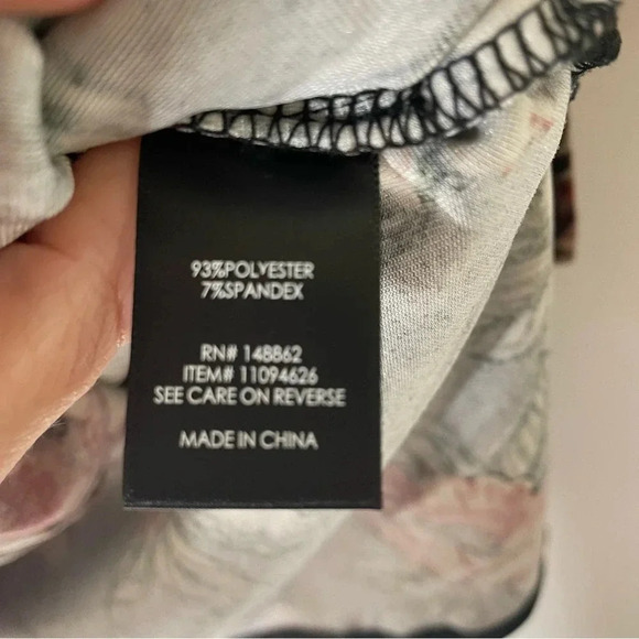 Torrid Floral Print Velvet Off Shoulder Bell Sleeve Top Size 3 - Picture 7 of 8